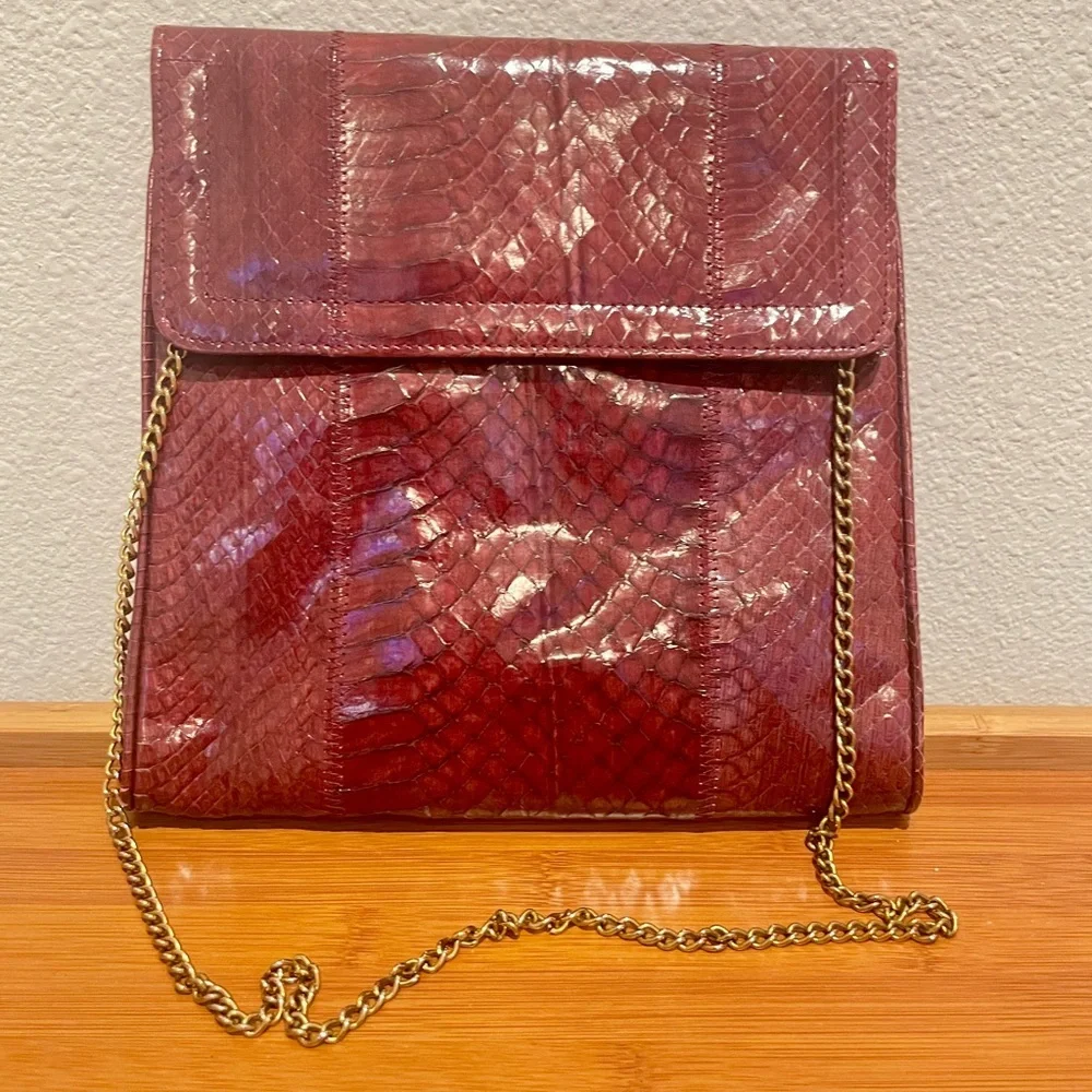 VTG 70’s Genuine Snakeskin Clutch Shoulder Bag Red Gold chain strap Flap LUXURY - Picture 14 of 15